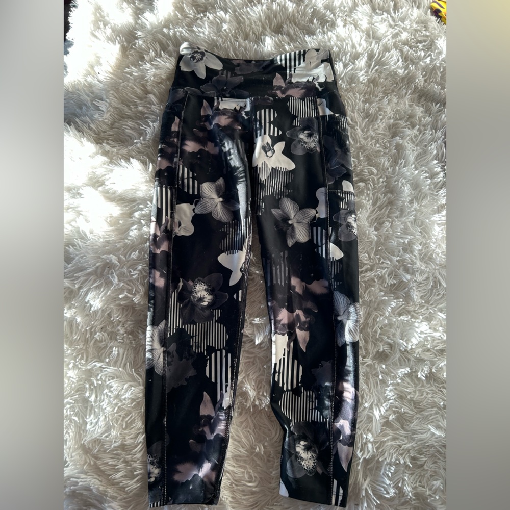 Bombshell sports wear, patterns ankle high leggings